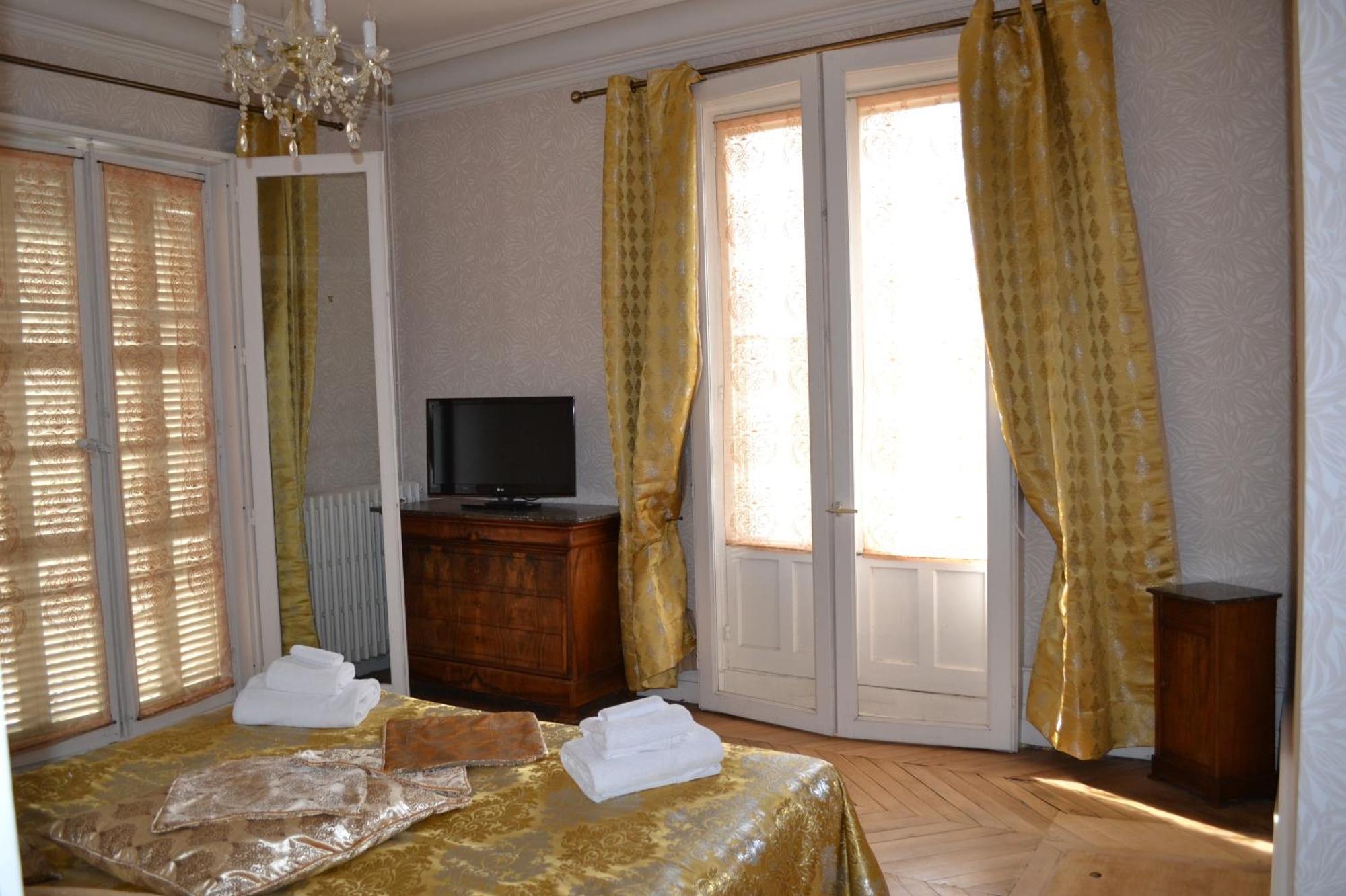 Lit En Loire Bed & Breakfast Saint Cyr sur Loire Bagian luar foto